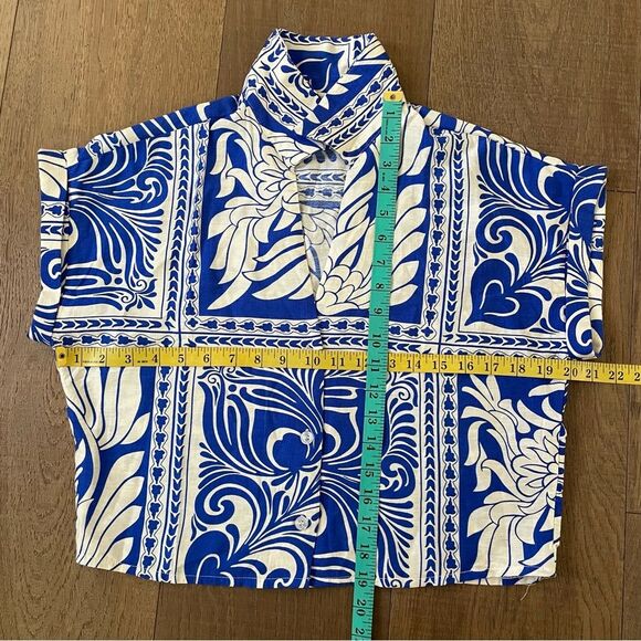 Peach Clothing White Blue Floral Cap Sleeve Cropped Collared Women's Blouse (S) - Picture 5 of 8